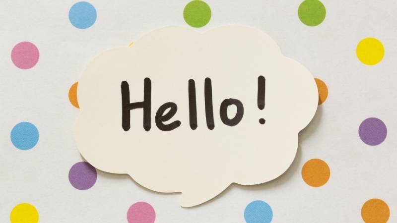 'Hello' - Cách chào hỏi bằng tiếng Anh cho trẻ em. (Ảnh: Canva)