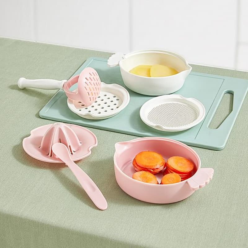 Chuẩn bị kiến thức chăm sóc bé ăn dặm tốt nhất. (Ảnh: sưu tầm internet)