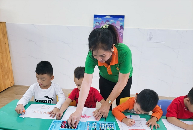 Phụ huynh nên dành thời gian cho con nhiều hơn. (Ảnh: Sưu tầm Internet)