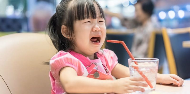 Ba mẹ hãy cố gắng tập thói quen tốt, rèn kỷ luật con từ nhỏ. (Ảnh: Sưu tầm Internet)