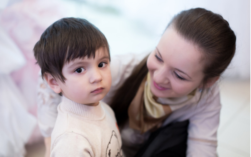 Cha mẹ nên đặt ra giới hạn cụ thể cho trẻ. (Ảnh: Shutterstock.com)