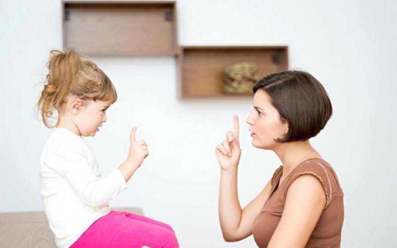 Tìm hiểu lý do bé 3 tuổi không nghe lời. (Ảnh: Sưu tầm Internet)
