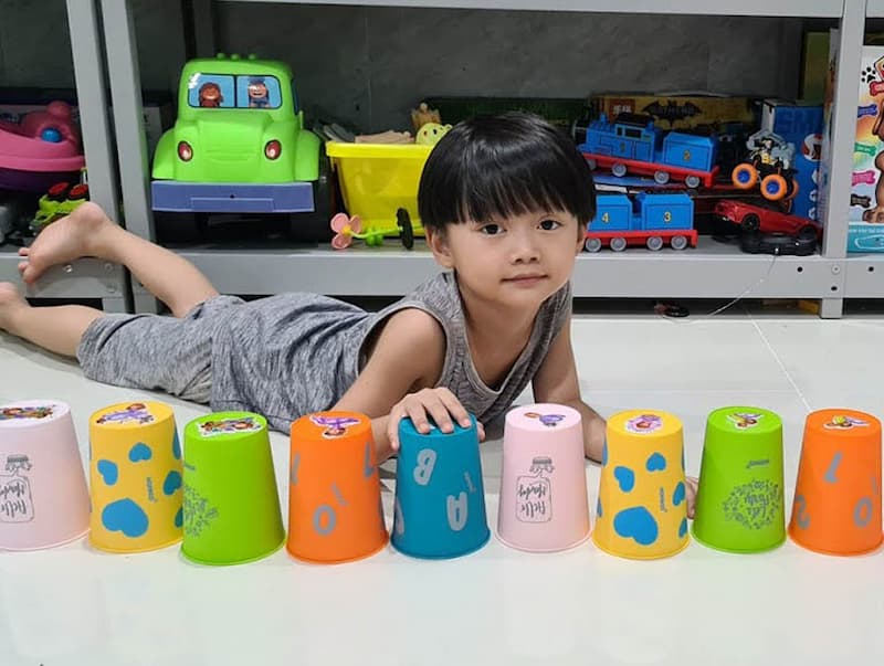 Các bài tập và trò chơi cho bé cải thiện giảm chú ý. (Ảnh: Internet)