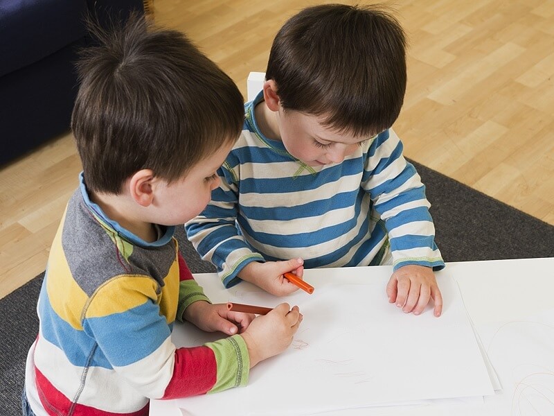 Khả năng chú ý của trẻ tự kỷ cũng khá kém. (Ảnh: Sưu tầm internet)