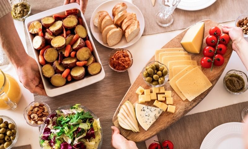 Bổ sung đầy đủ dưỡng chất mới là cách giảm cân hiệu quả. (Ảnh: Nguồn Internet)