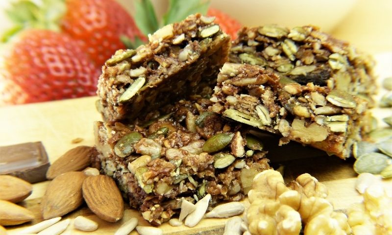 Bổ sung hạt vào các bữa phụ. (Ảnh: Nguồn Internet)