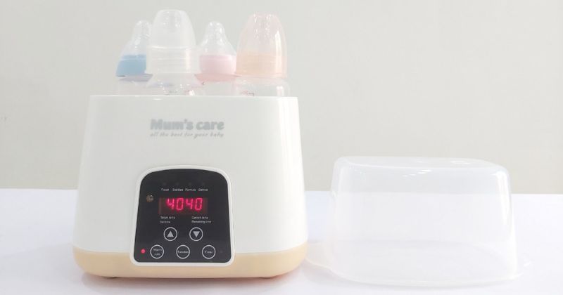 Hâm sữa mẹ để ngăn mát bằng máy hâm sữa. (Ảnh: Sưu tầm Internet)