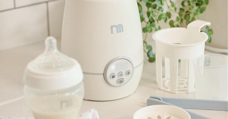 Cách hâm sữa mẹ để ngăn đá bằng máy hâm sữa. (Ảnh: Sưu tầm Internet)