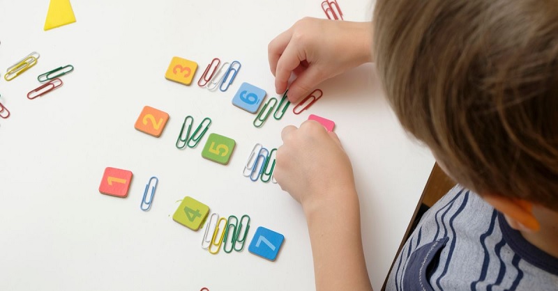 Tổ chức các trò chơi toán học để kích thích tư duy cho trẻ. (Ảnh: Sưu tầm internet)