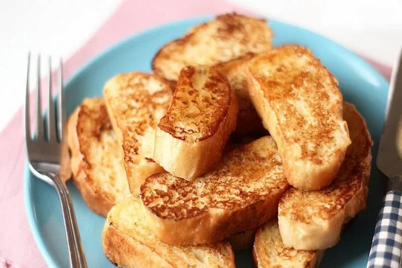 Cách làm bánh mì trứng. (Ảnh: sưu tầm internet)