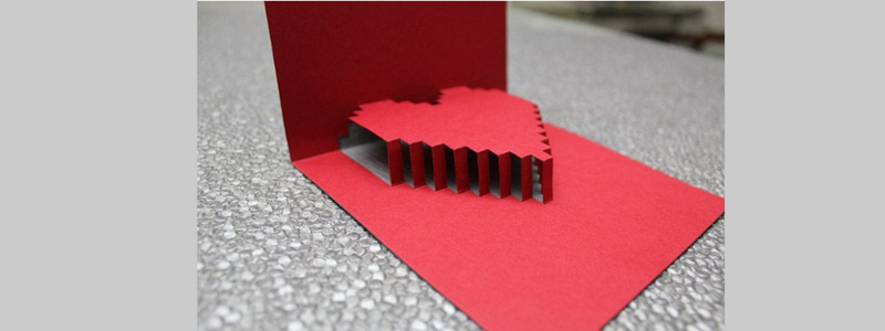 Hình trái tim 3D trên thiệp đã hoàn thành. (Ảnh: Sưu tầm Internet)