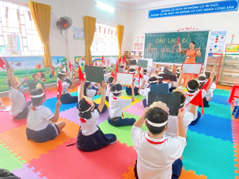 Trong trường hầu như đều có các CLB chuyên môn để bé tham gia. (Ảnh: Sưu tầm internet)