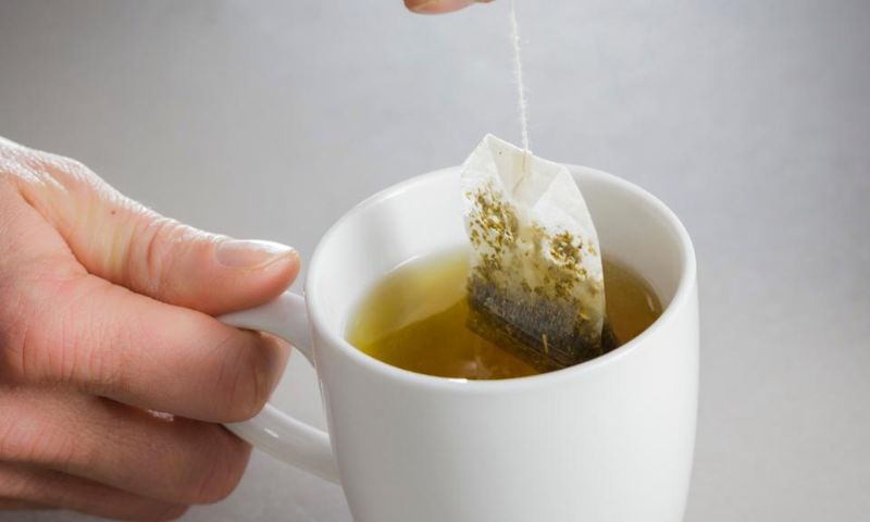 Giữ lại túi lọc trà sau khi dùng để làm giảm sưng cho trẻ. (Ảnh: Nguồn Internet)