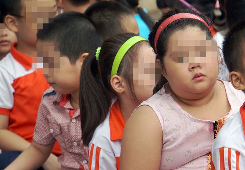 Bé gái thừa cân béo phì. (Ảnh: Internet)