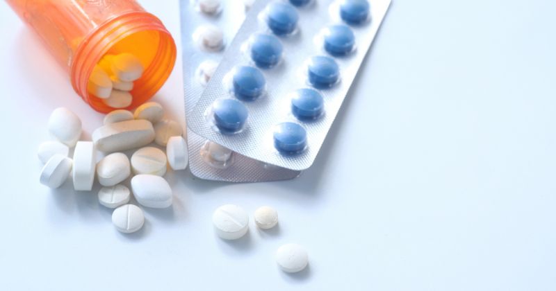 Thuốc tránh thai khẩn cấp chứa Mifepriston 10mg không được dùng khi cho con bú (Ảnh: Sưu tầm Internet)