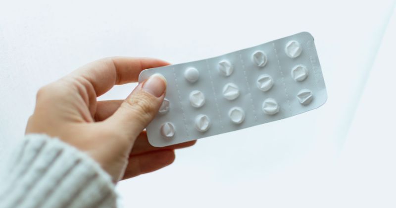 Mẹ nên uống thuốc tránh thai khẩn cấp chứa Levonorgestrel (Ảnh: Sưu tầm Internet)