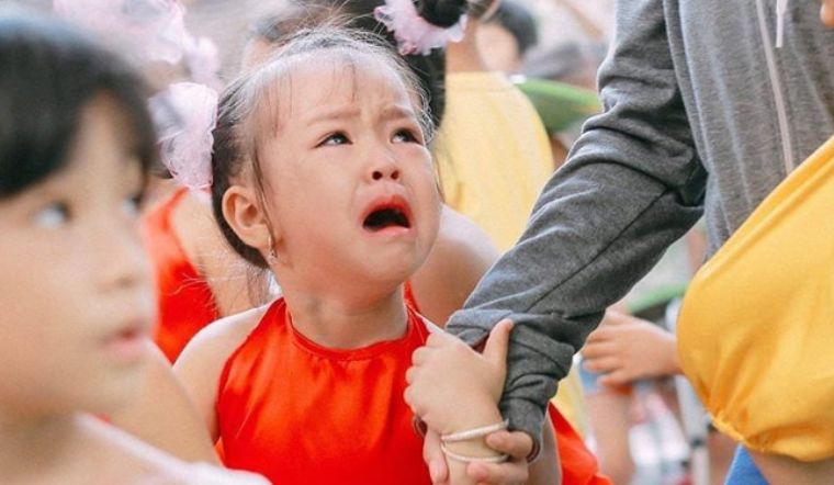 Kh&ocirc;ng phải l&uacute;c n&agrave;o cũng l&agrave; thời điểm th&iacute;ch hợp để trẻ 2 tuổi đi học (Ảnh: Sưu tầm internet)