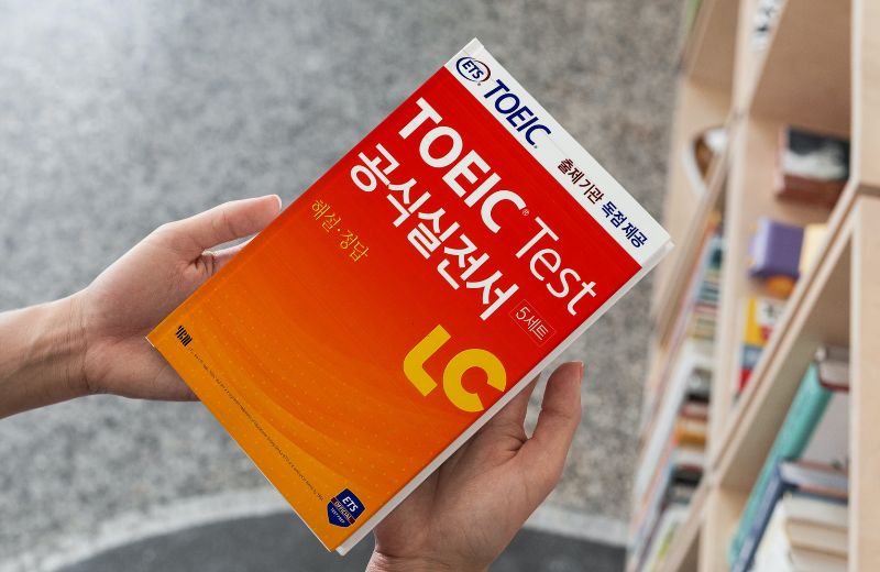 Sách ôn thi Toeic. (Ảnh: Sưu tầm Internet)