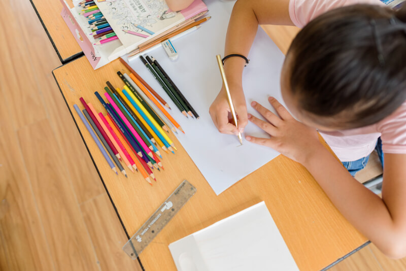 Cần phải trang bị đầy đủ bộ giáo cụ Montessori trong quá trình dạy trẻ. (Ảnh: Sưu tầm Internet)