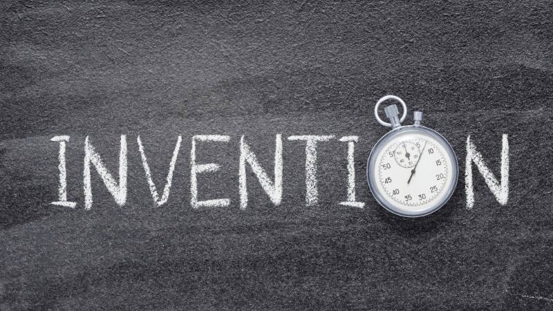 Ý nghĩa và cách dùng danh từ Invention. (Ảnh: Canva)