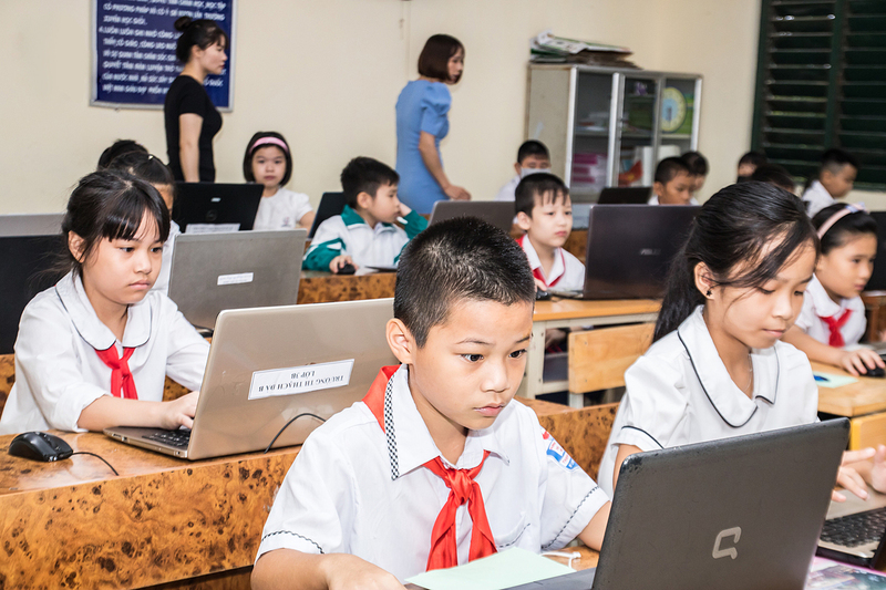 Hãy giúp bé giữ vững tâm lý bình tĩnh, thoải mái khi thi. (Ảnh: Vnexpress)