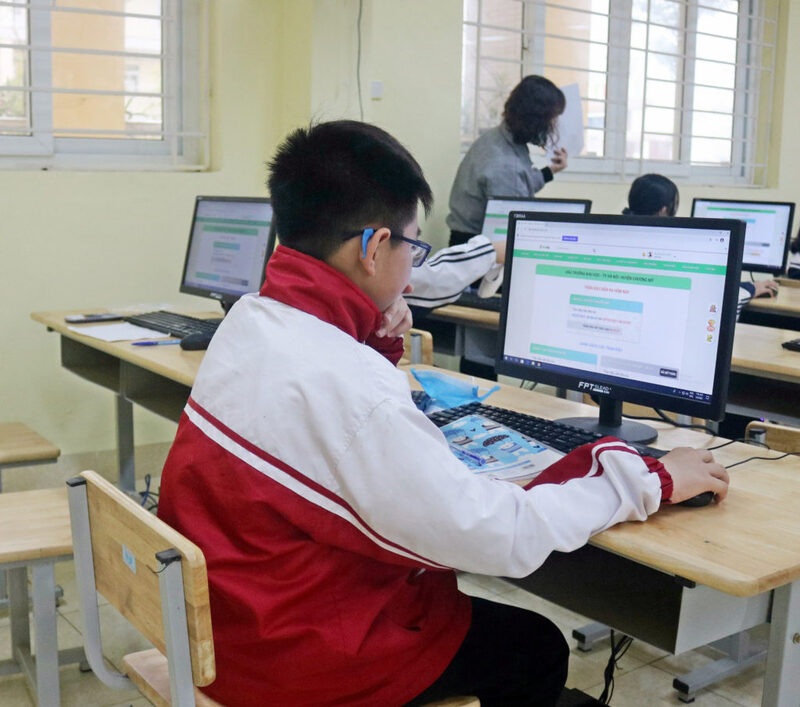 Chuẩn bị đầy đủ dụng cụ hỗ trợ trong cuộc thi. (Ảnh: VioEdu)