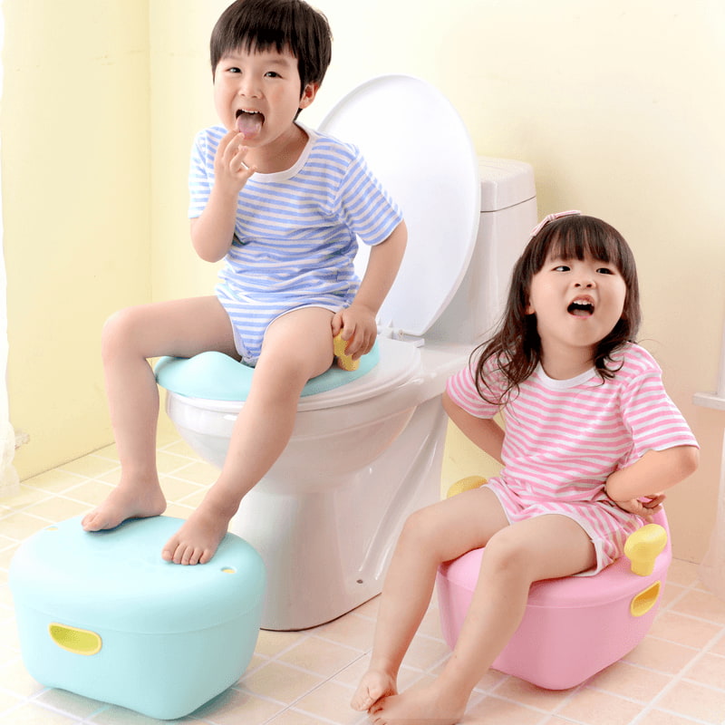 H&atilde;y để con tự quan s&aacute;t mẹ hoặc c&aacute;c th&agrave;nh vi&ecirc;n kh&aacute;c trong gia đ&igrave;nh sử dụng nh&agrave; vệ sinh v&agrave; giải th&iacute;ch về điều đ&oacute;. (Ảnh: Sưu tầm Internet)