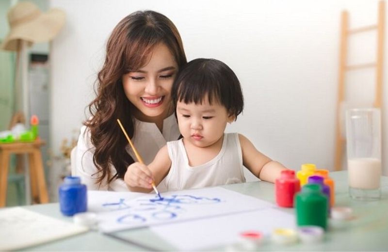 Hãy để con bắt đầu với những nét vẽ nguệch ngoạc. (Ảnh: Sưu tầm Internet)