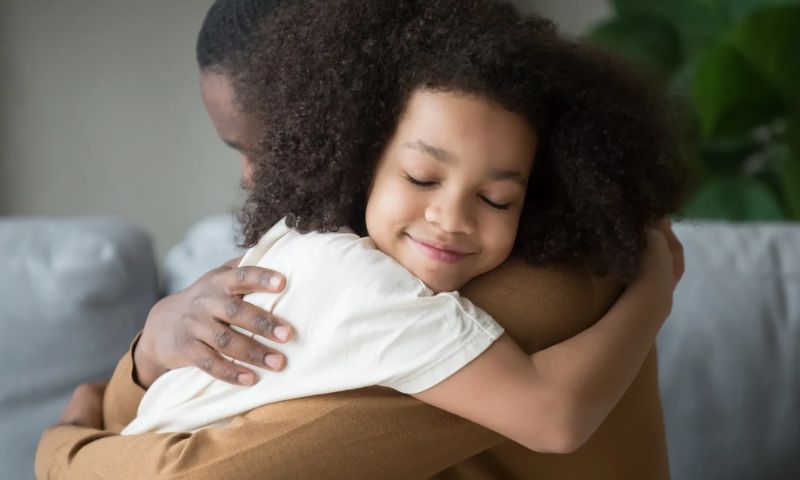 Hướng dẫn con cách giải quyết vấn đề. (Ảnh: Nguồn Internet)