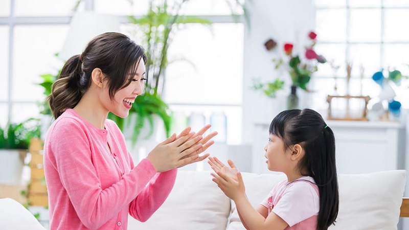 Việc trang bị kỹ năng nhận thức giúp bé gái tự tin bước vào đời. (Ảnh: Sưu tầm internet)