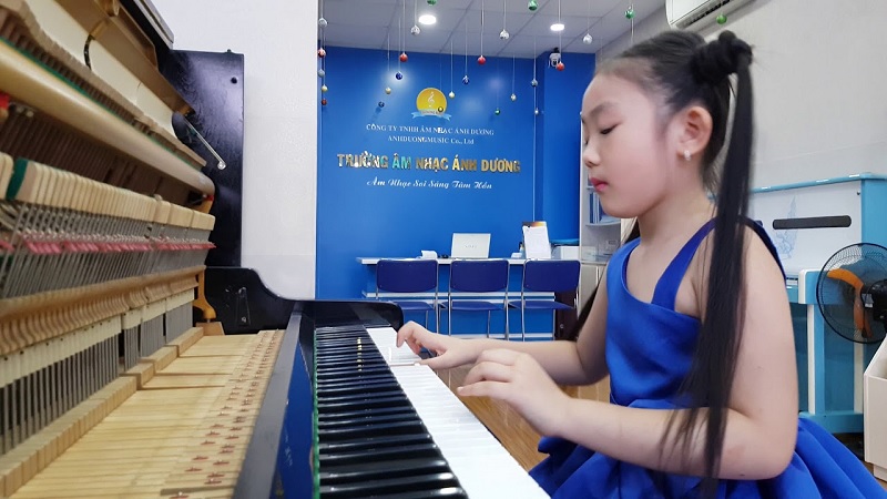 Trường dạy piano cho bé 4 tuổi Ánh Dương. (Ảnh: sưu tầm internet)