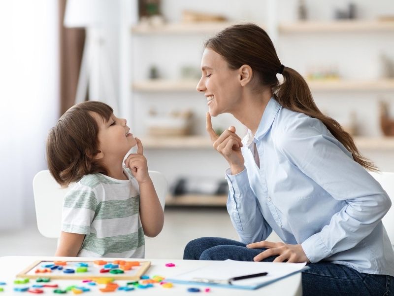 Ba mẹ kh&ocirc;ng biết tiếng Anh vẫn c&oacute; thể dạy con tại nh&agrave; (Ảnh: Sưu tầm internet)