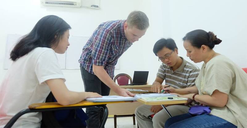 Dạy tiếng Việt cho người nước ngoài cần có sự sáng tạo. (Ảnh: iVina Edu)