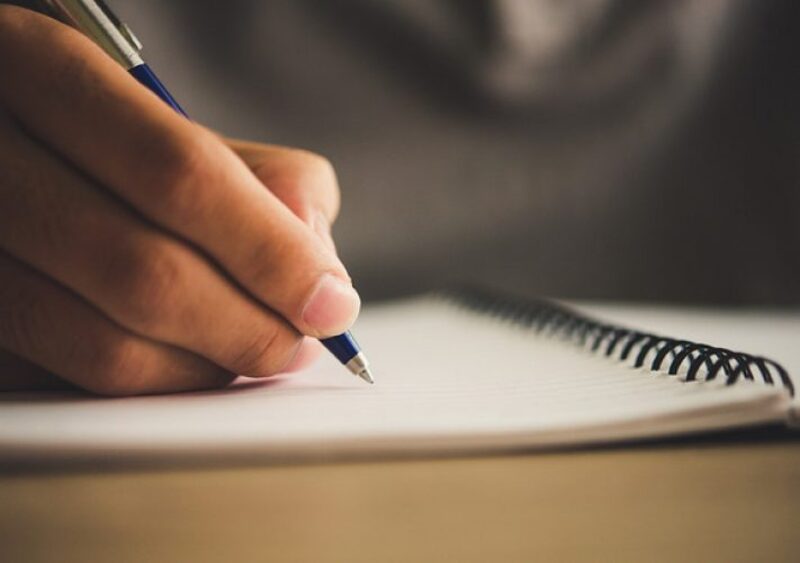 Viết mọi thứ về bạn bằng tiếng Việt. (Ảnh: Sưu tầm internet)