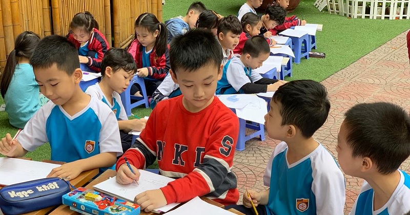 Việc trang bị nền tảng kiến thức cho bé trước khi vào lớp 2 là rất cần thiết. (Ảnh: Sưu tầm internet)