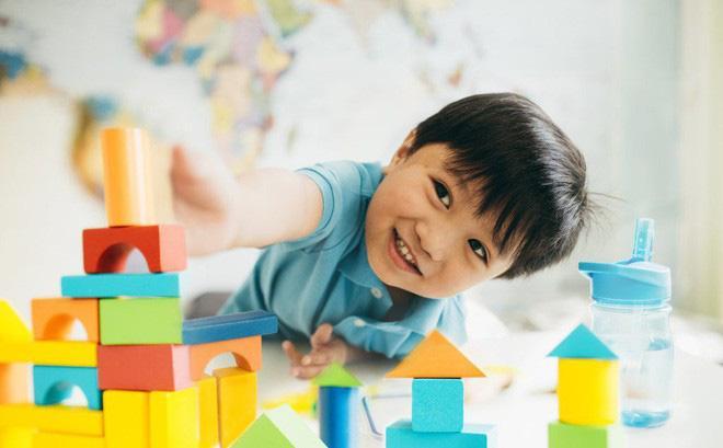 Đặc điểm phát triển của trẻ 4-5 tuổi có gì cần chú ý? (Ảnh: Sưu tầm Internet)