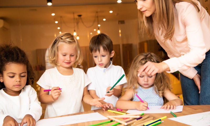 Tạo môi trường để con có thể làm việc nhóm. (Ảnh: Nguồn Internet)