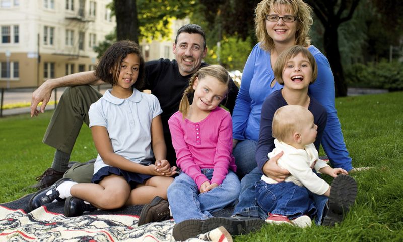 Dạy kỹ năng sống cho trẻ rất cần sự kiên nhẫn của bố mẹ. (Ảnh: Nguồn Internet)