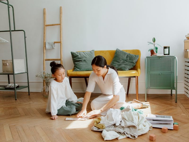 Luôn để trẻ được sống trong tình yêu thương, chia sẻ. (Ảnh: Sưu tầm internet)