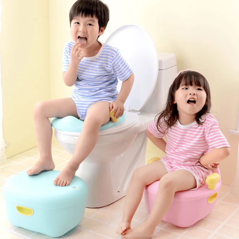 Chuẩn bị cho con những chiếc bô xinh xắn khi đi vệ sinh. (Ảnh: Sưu tầm internet)