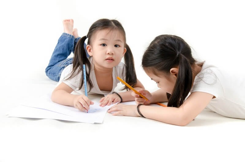 Trẻ con hiểu và nhận thức về thế giới rất đơn giản, chúng nhìn nhận những con số. (Ảnh: Sưu tầm Internet)