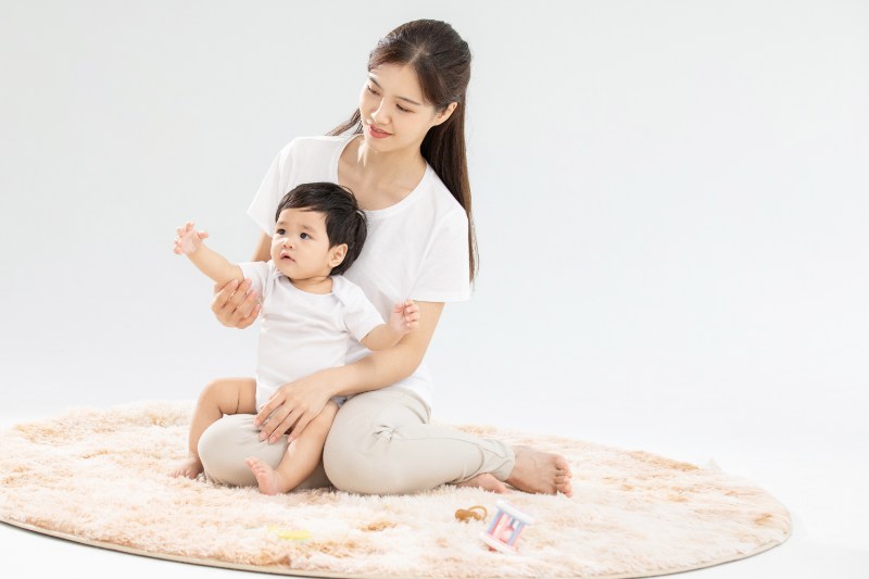 Bố mẹ, thầy cô là những người giám sát, chịu trách nhiệm với môi trường học tập của trẻ