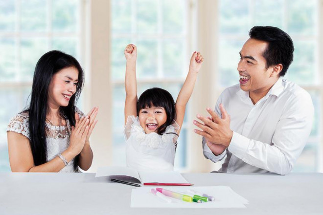 Dạy trẻ cách lên danh sách những thứ muốn mua phù hợp. (Ảnh: Sưu tầm internet)