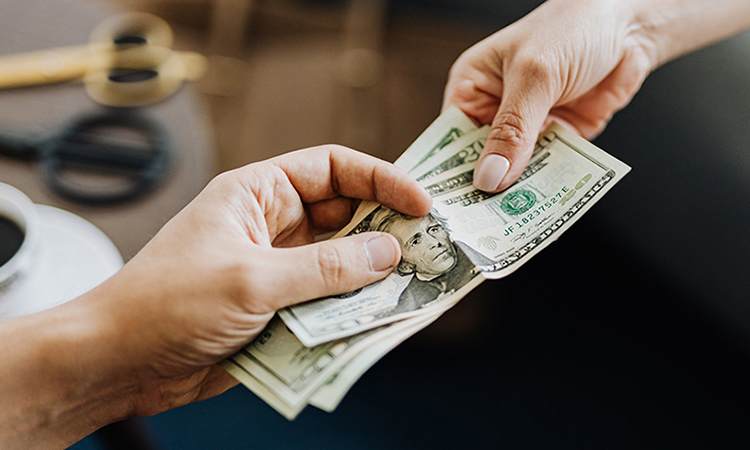 Nên cho bé tiền tiêu theo tuần thay vì theo ngày. (Ảnh: Sưu tầm internet)