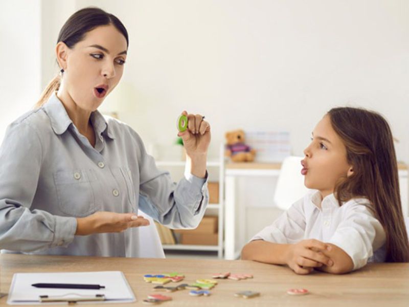 Cho bé luyện cơ miệng thường xuyên (Nguồn: Sưu tầm Internet)