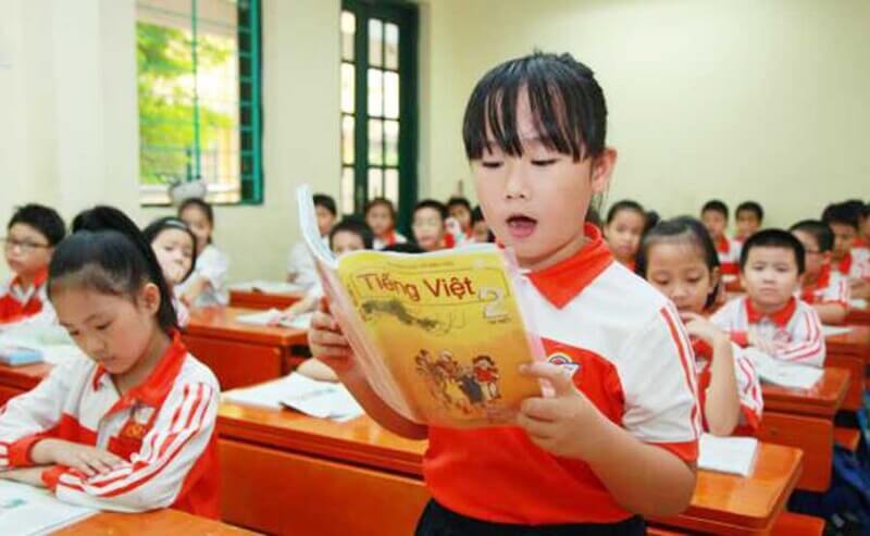 Bố mẹ nên thường xuyên kiểm tra lại kiến thức của con. (Ảnh: Dantri)