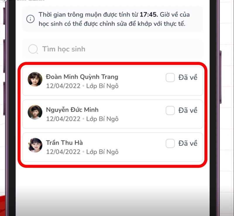 Có tính năng điểm danh trông muộn khi bé chưa được đón về (Ảnh: Monkey)