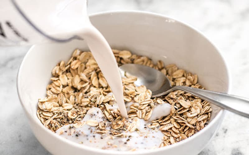 Lưu ý khi ăn yến mạch. (Ảnh: Sưu tầm Internet)