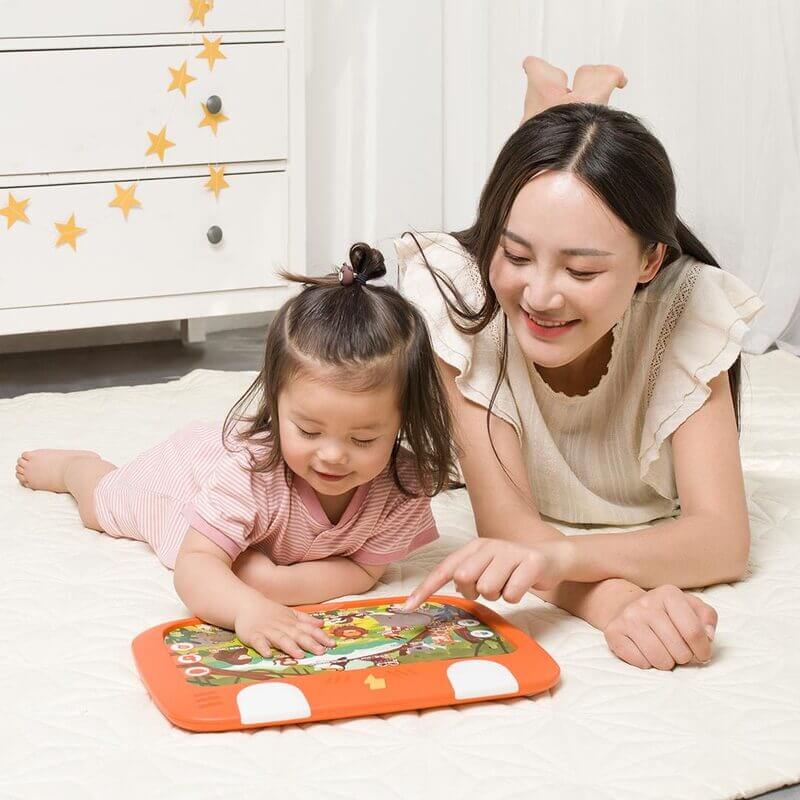 Lựa chọn các loại đồ chơi giúp bé tập nói chất lượng, phù hợp. (Ảnh: Sưu tầm internet)