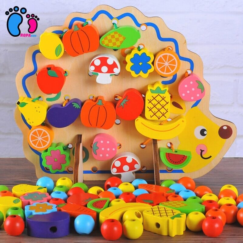 Sử dụng các loại đồ chơi mô phỏng thực tế. (Ảnh: Roba)